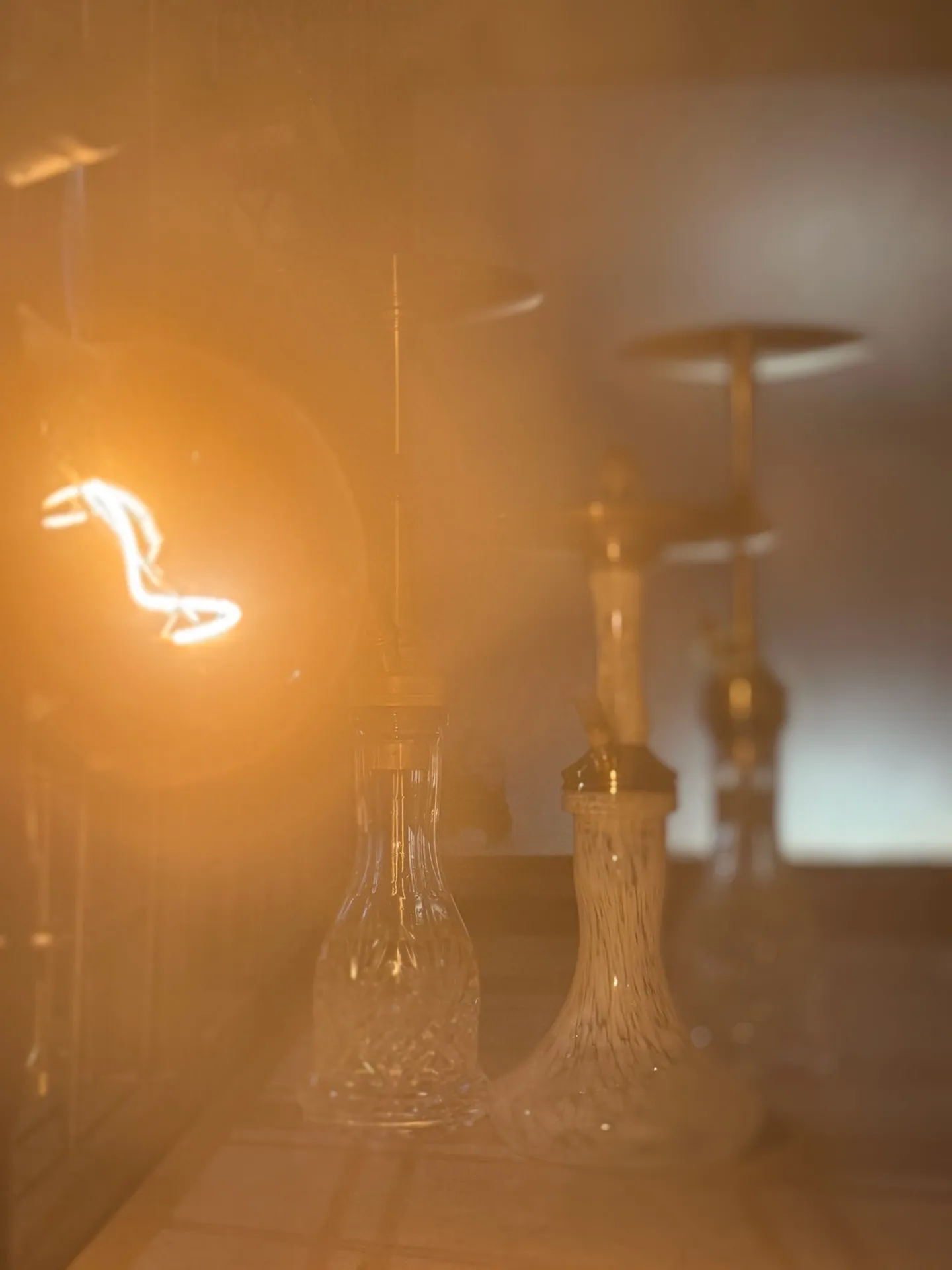 心斎橋で高評価のシーシャカフェ！オリジナルジャズが流れるナイトモード