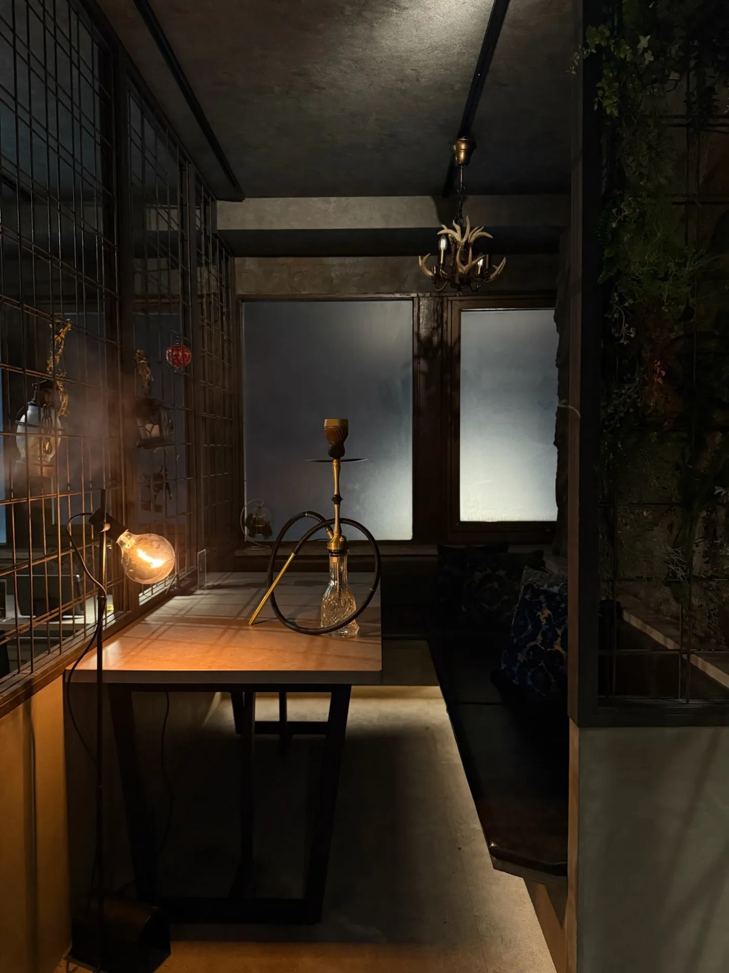 心斎橋シーシャの夜を彩る！20時以降のナイトモードでジャズを楽しむ